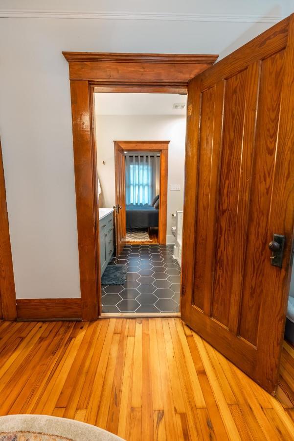 Gulf Coast Craftsman - Cozy, Charming & Central! Gulfport Extérieur photo